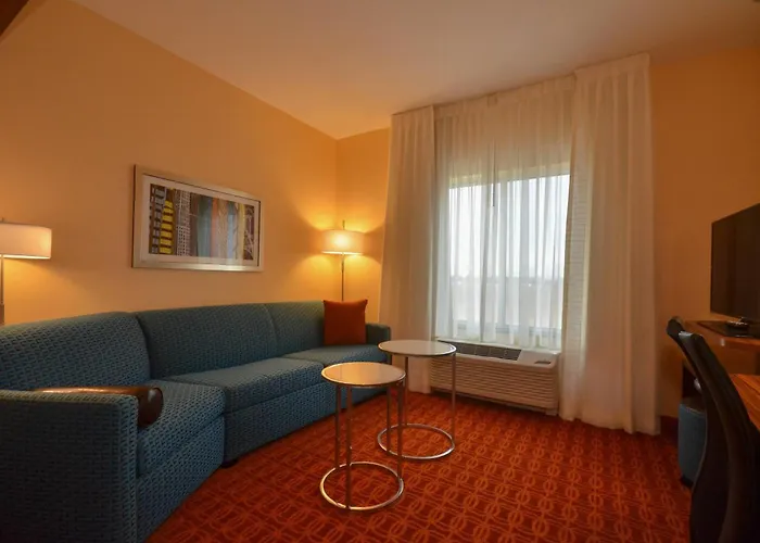 Hotel Fairfield & By Marriott St. Louis Pontoon Beach/granite City, Il