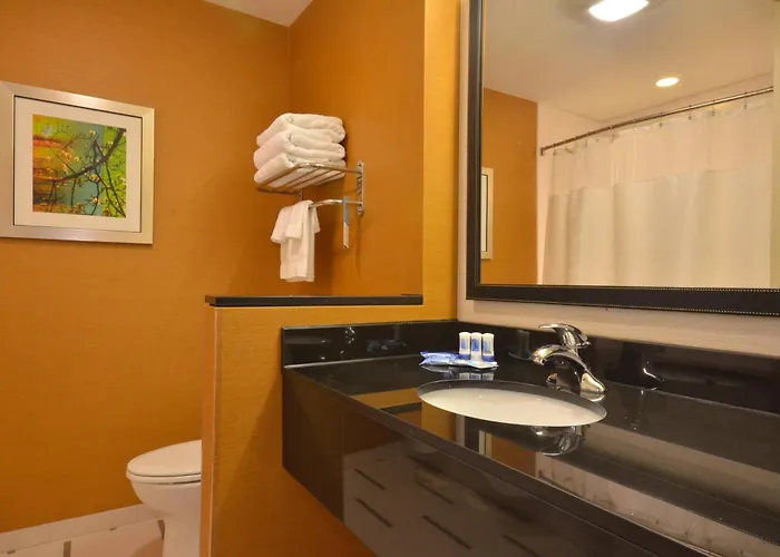 Hotel Fairfield & By Marriott St. Louis Pontoon Beach/granite City, Il