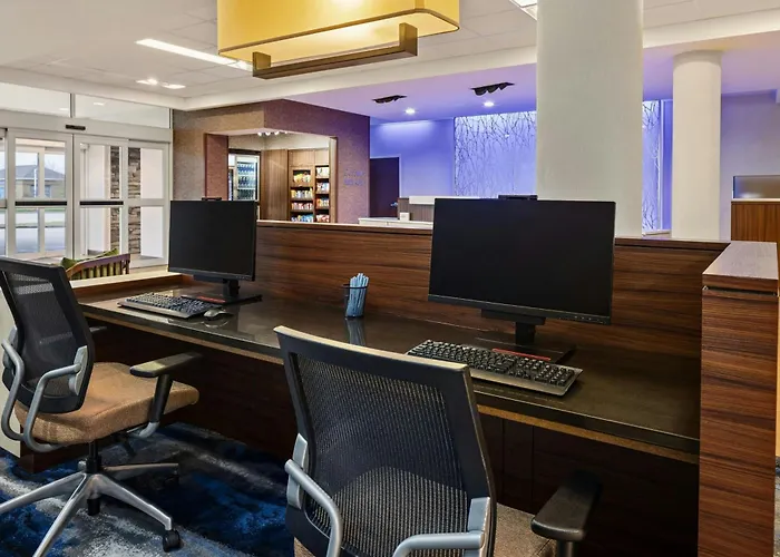 Hotel Fairfield & By Marriott St. Louis Pontoon Beach/granite City, Il 3*