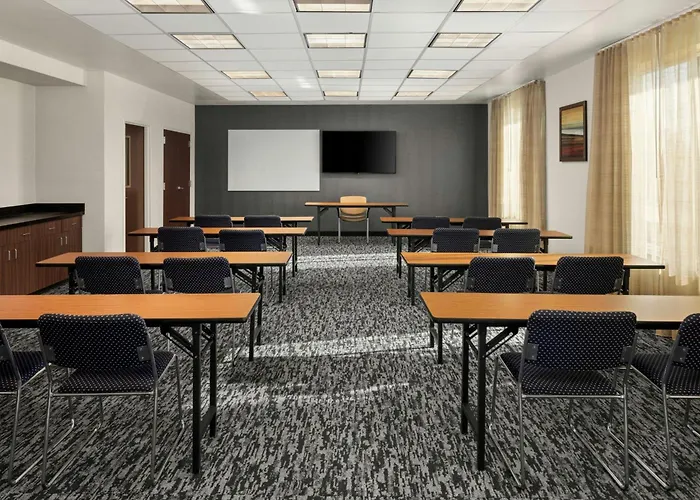 Fairfield & By Marriott St. Louis Pontoon Beach/granite City, Il 3*