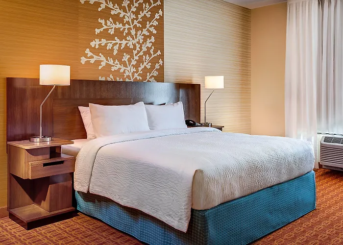 Fairfield & By Marriott St. Louis Pontoon Beach/granite City, Il Hotel 3*